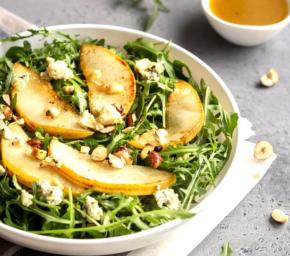 Salad with Pears and Dorblu Cheese